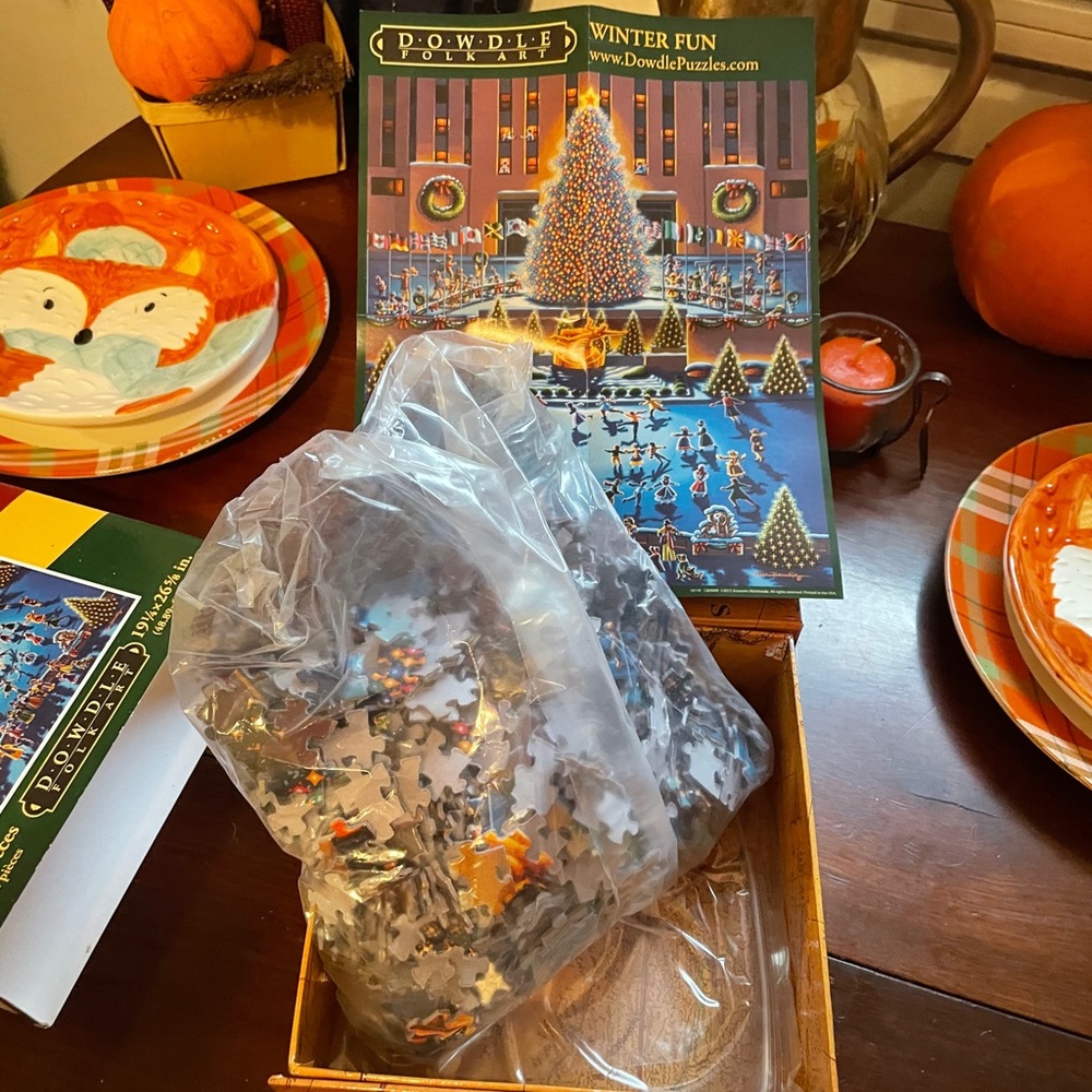 1,000 piece Dowdle Folk Art Puzzle.